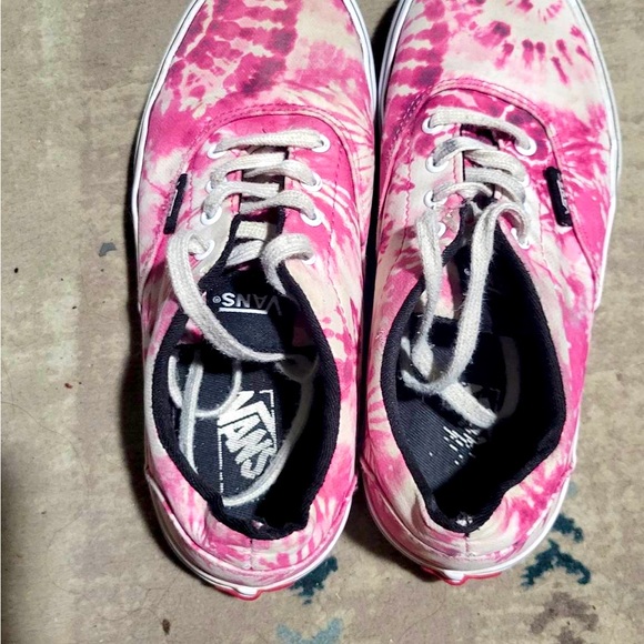 Girls size 3Y pink tie dye Vans sneakers - Picture 2 of 4